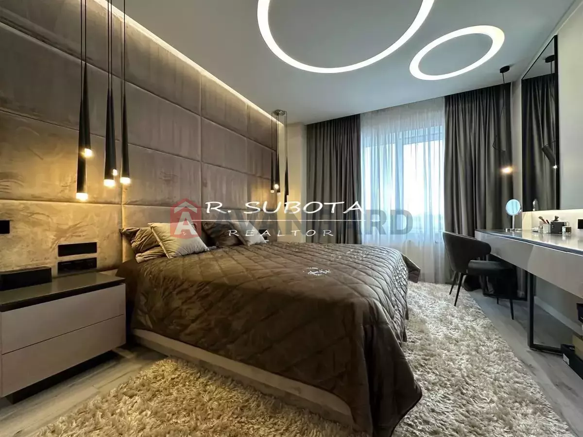 4 ��. ��������, 140/-/- ��. �., 19/24 ������ ���� 12