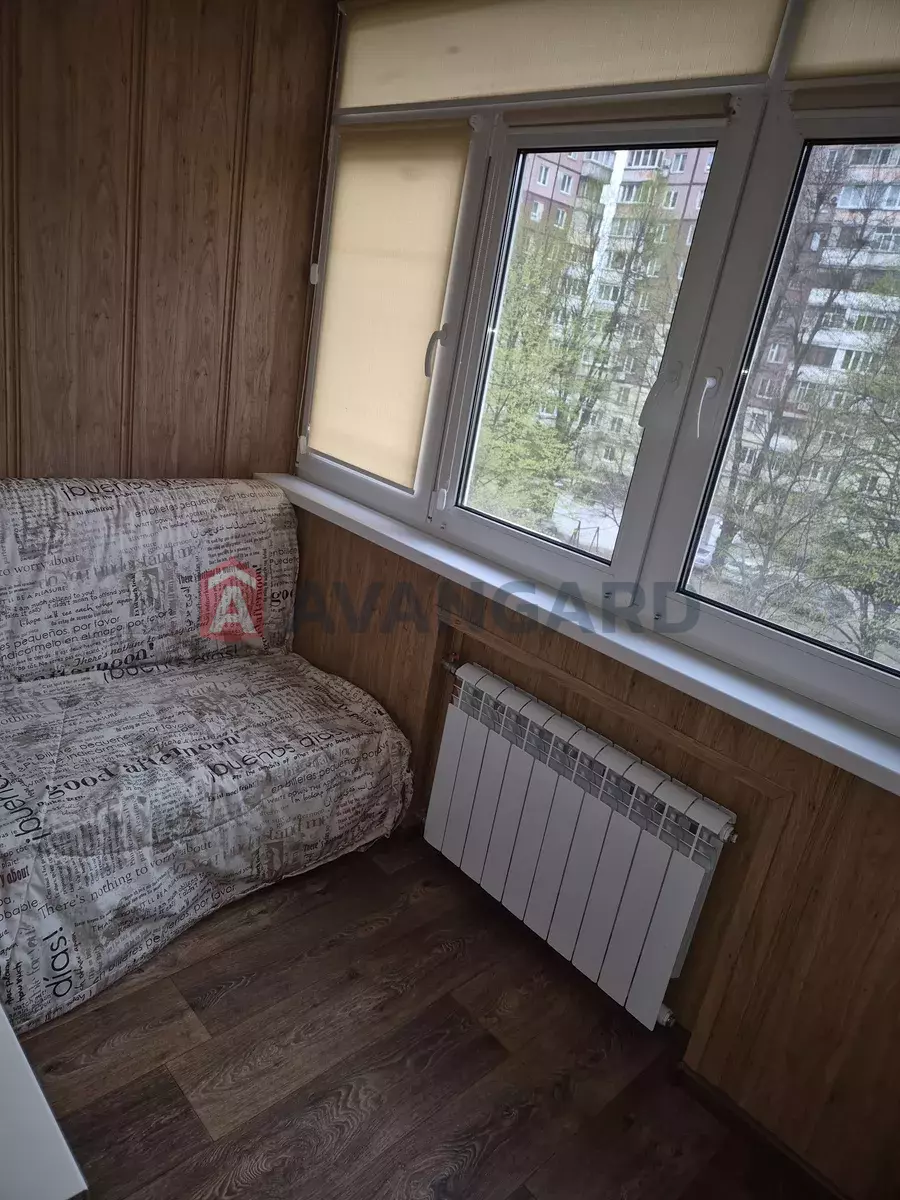 3 ��. ��������, 70/-/10 ��. �., 5/10 ������ ���� 4