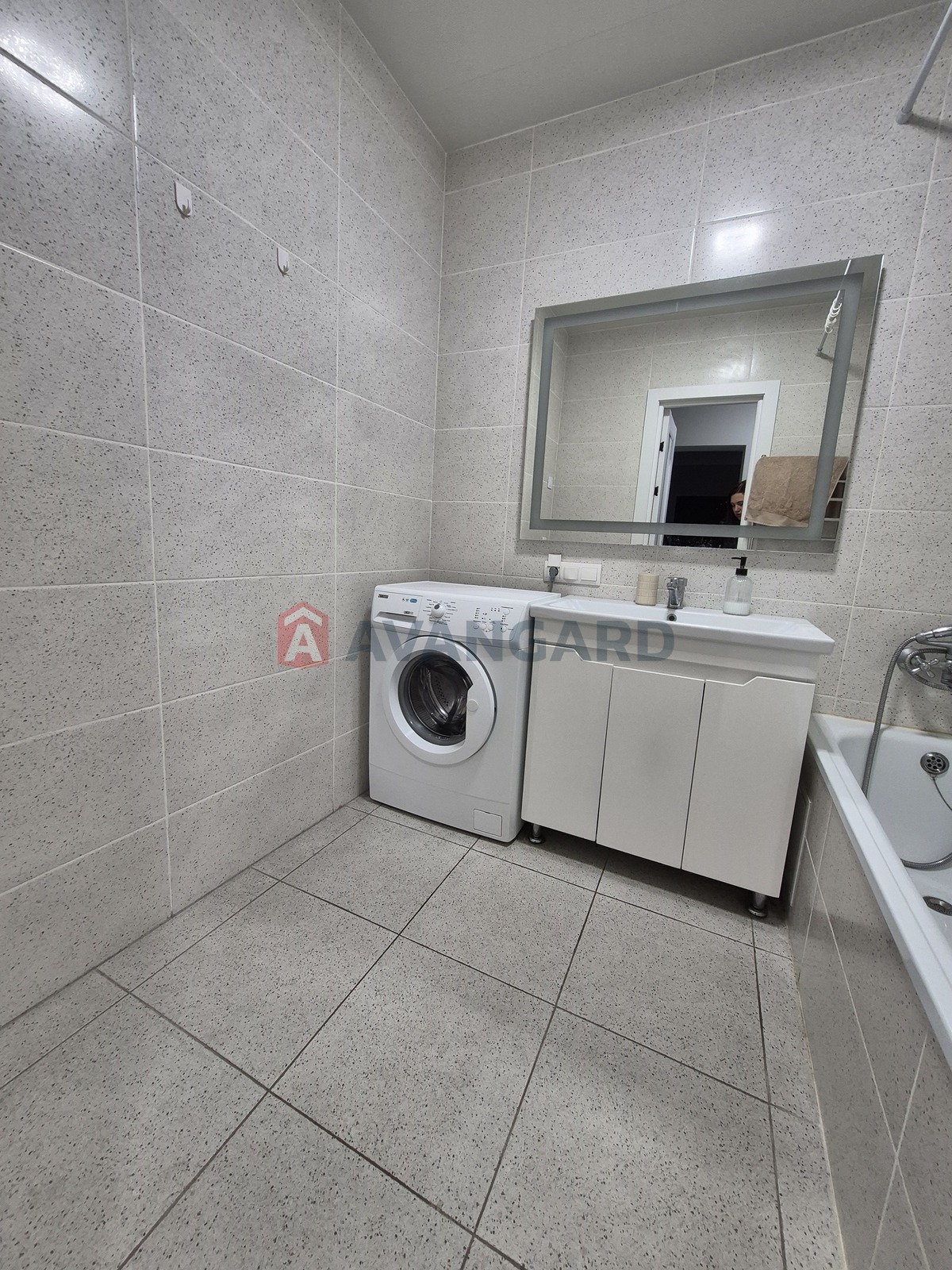 2 ��. ��������, 73/40/10 ��. �., 3/25 ������ ���� 19