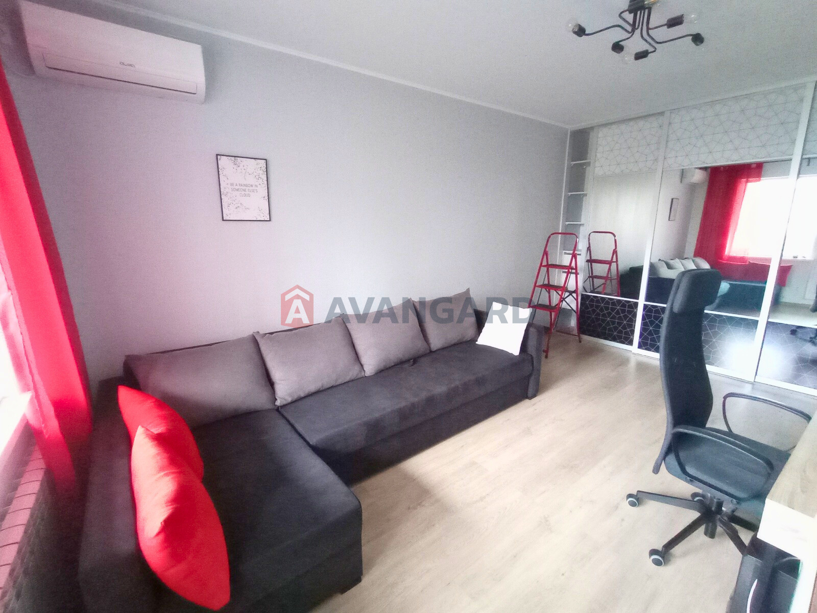 2 кім. квартира, 54/-/6 кв. м., 4/18 поверх фото 1 2 кім. квартира, 54/-/6 кв. м., 4/18 поверх фото 1