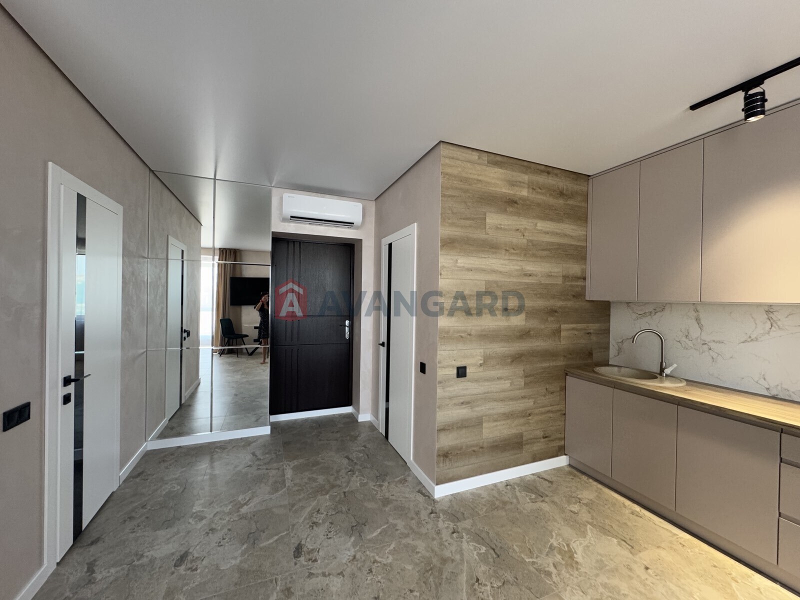 1 . , 40/-/24 . ., 8/10   2