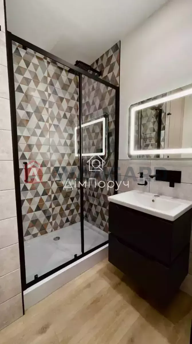 2 ����. ��������, 39/18/5 ��. �., 3/6 ���� ���� 19