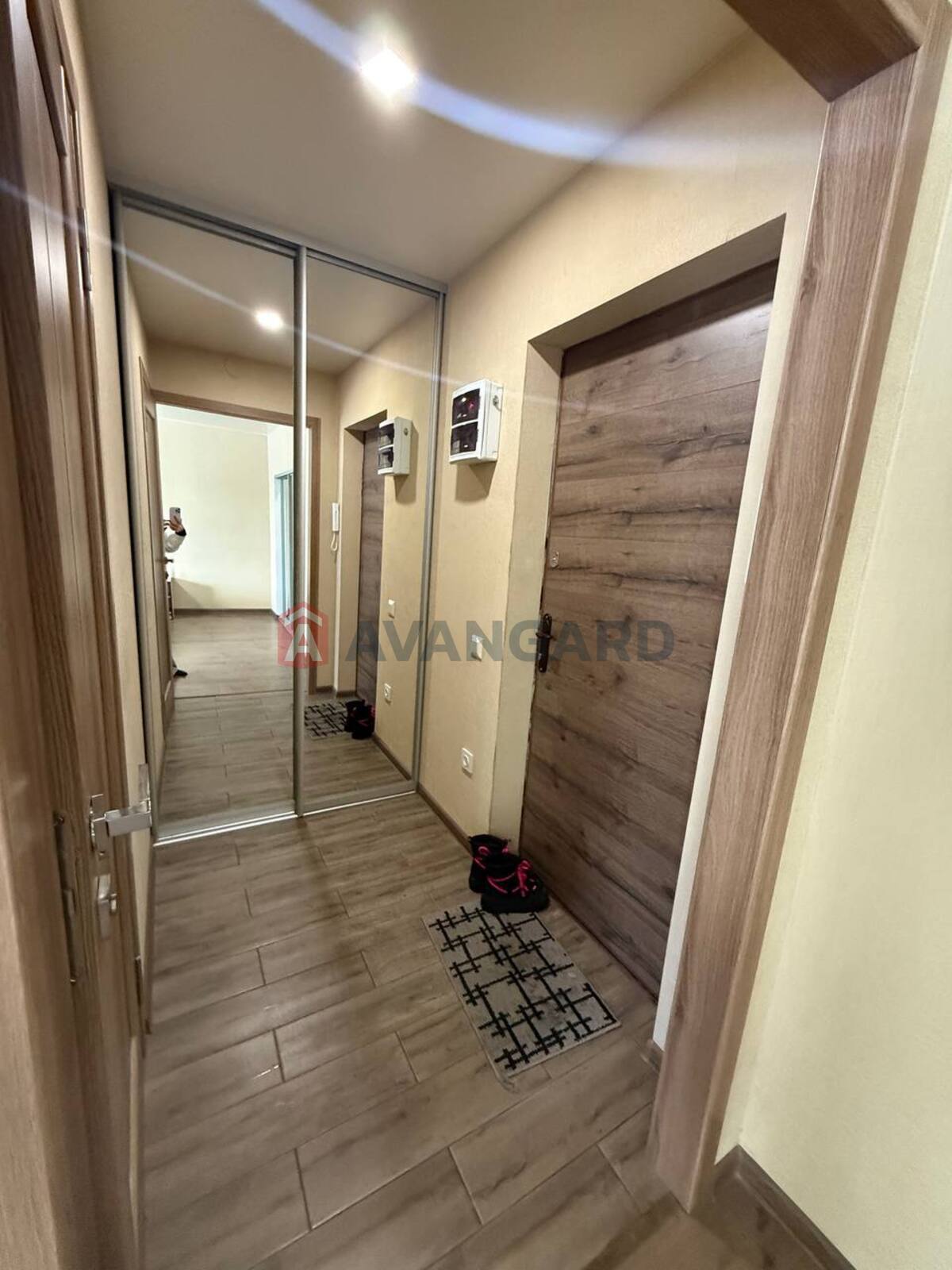 1 ����. ��������, 40/20/7 ��. �., 5/9 ���� ���� 5