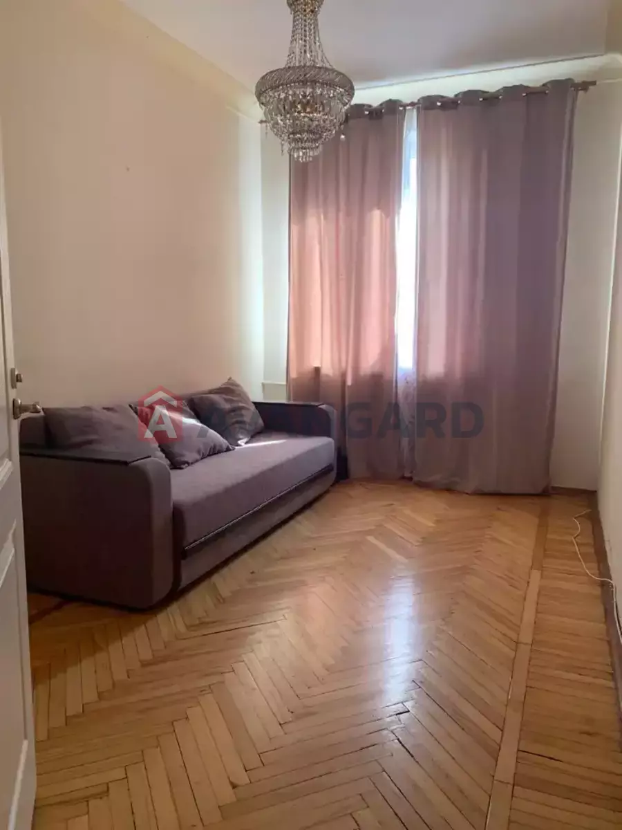 3 ��. ��������, 82/-/- ��. �., 5/5 ������ ���� 3