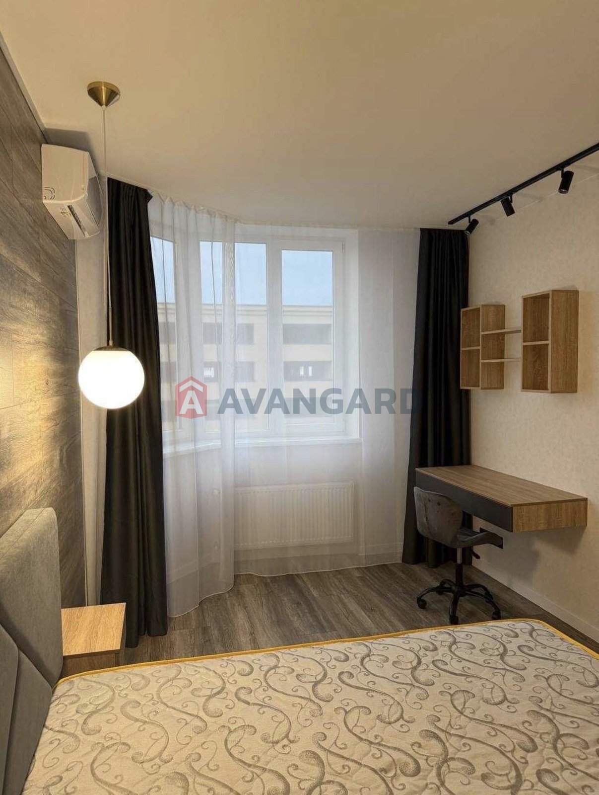 1 ��. ��������, 40/20/18 ��. �., 7/10 ������ ���� 9