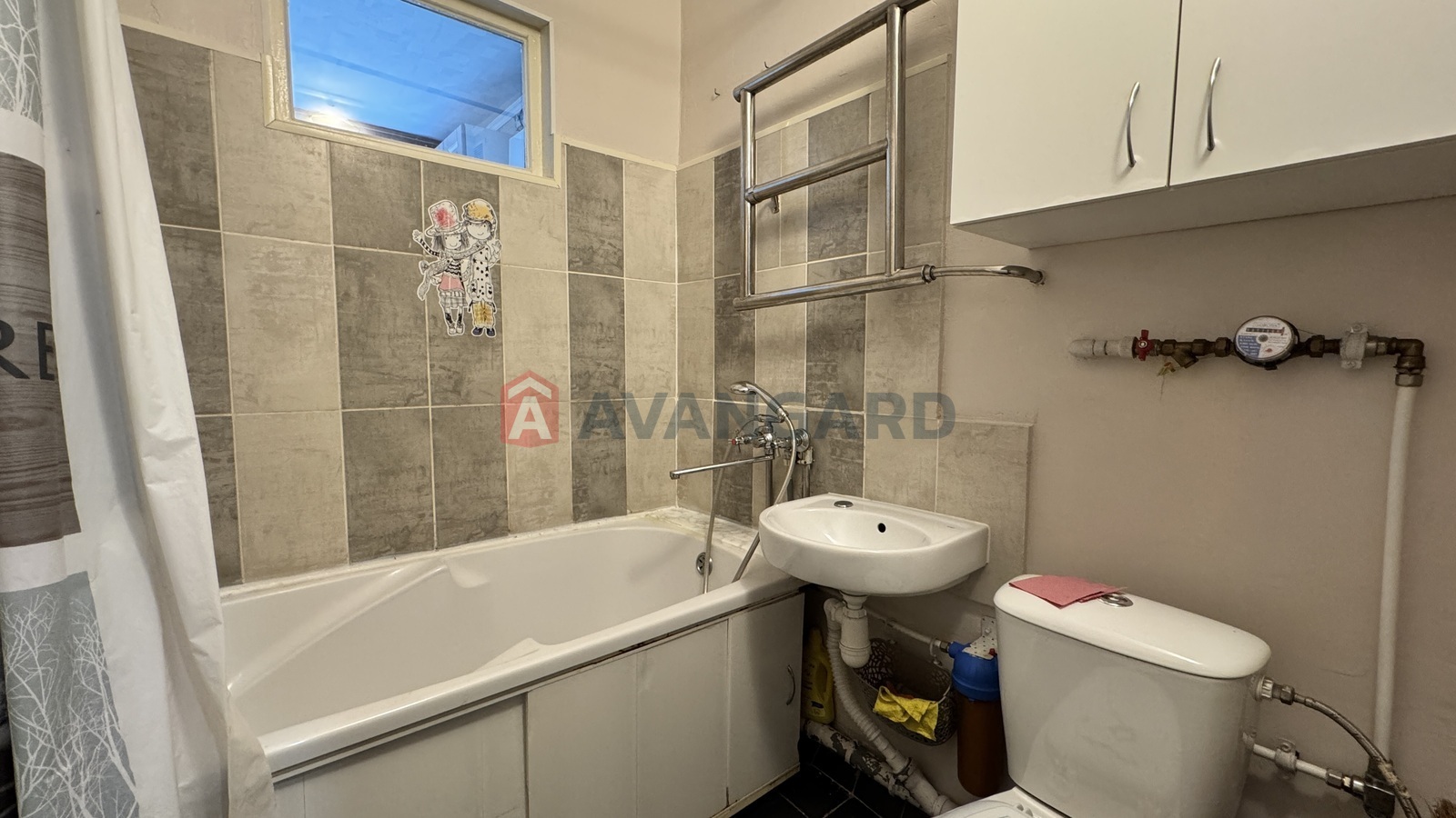 1 ��. ��������, 33/6/18 ��. �., 5/5 ������ ���� 5