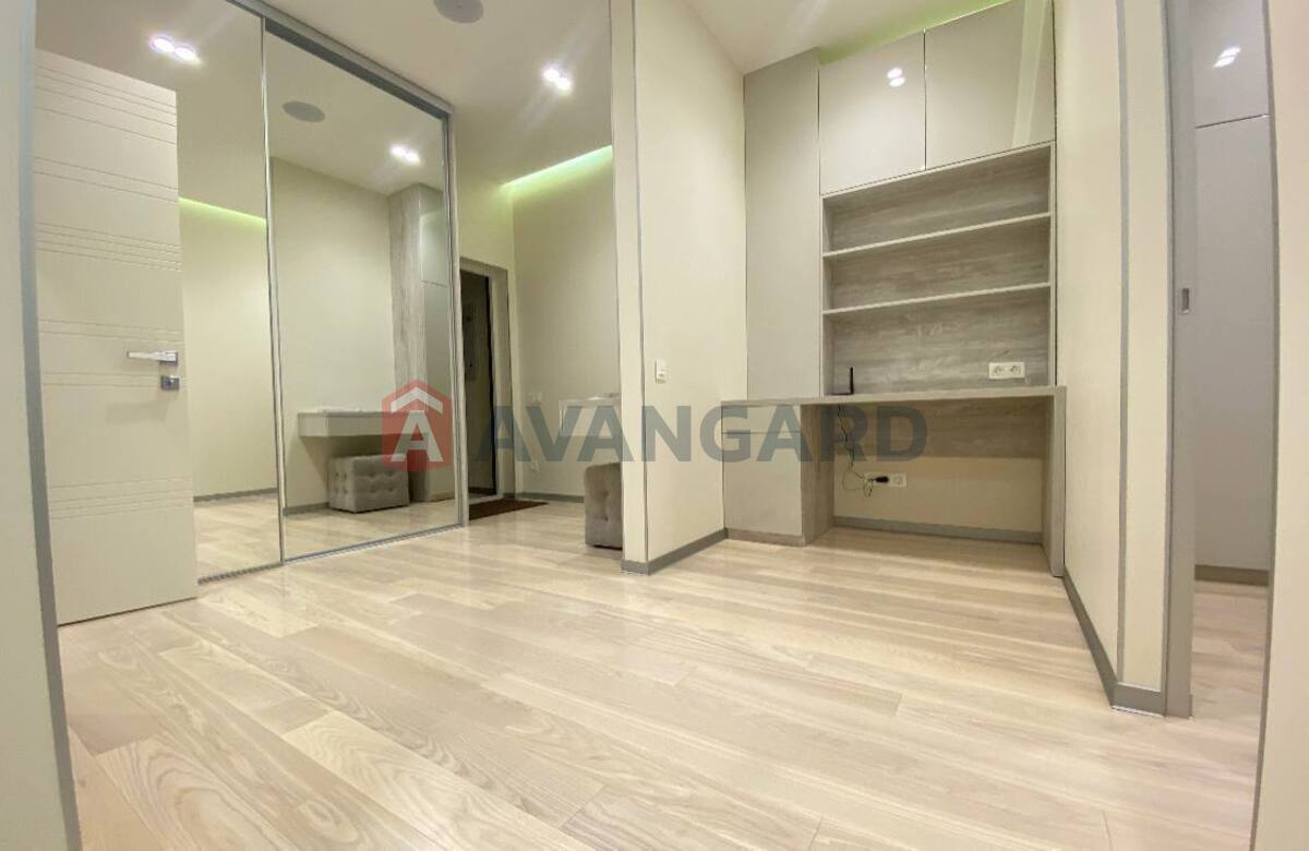 2 ����. ��������, 50/-/- ��. �., 4/17 ���� ���� 5