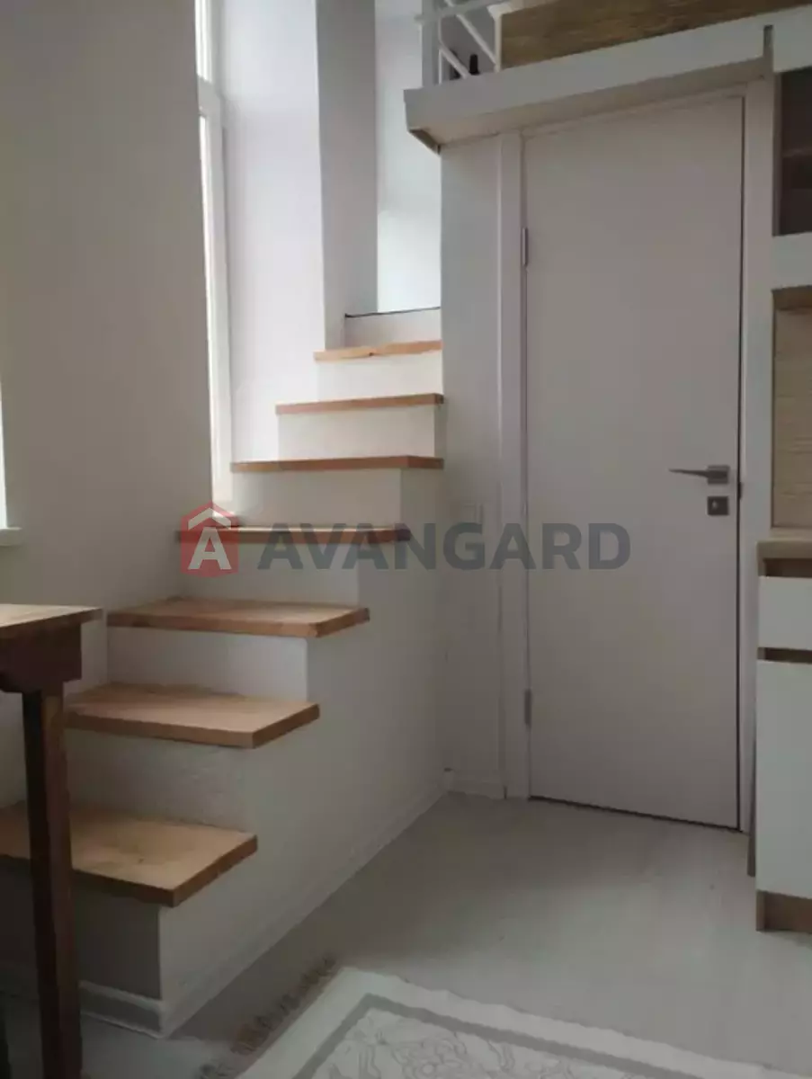 1 ��. ��������, 25/-/10 ��. �., 2/3 ������ ���� 7