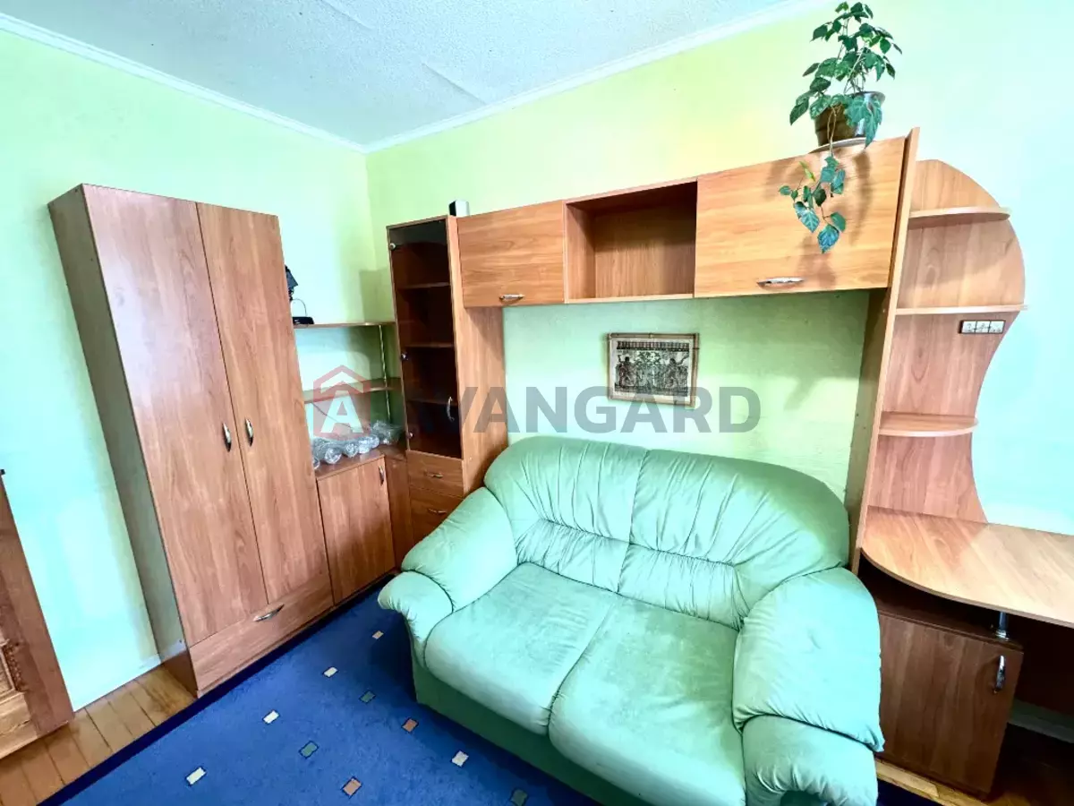 3 ����. ��������, 60/-/8 ��. �., 5/9 ���� ���� 10