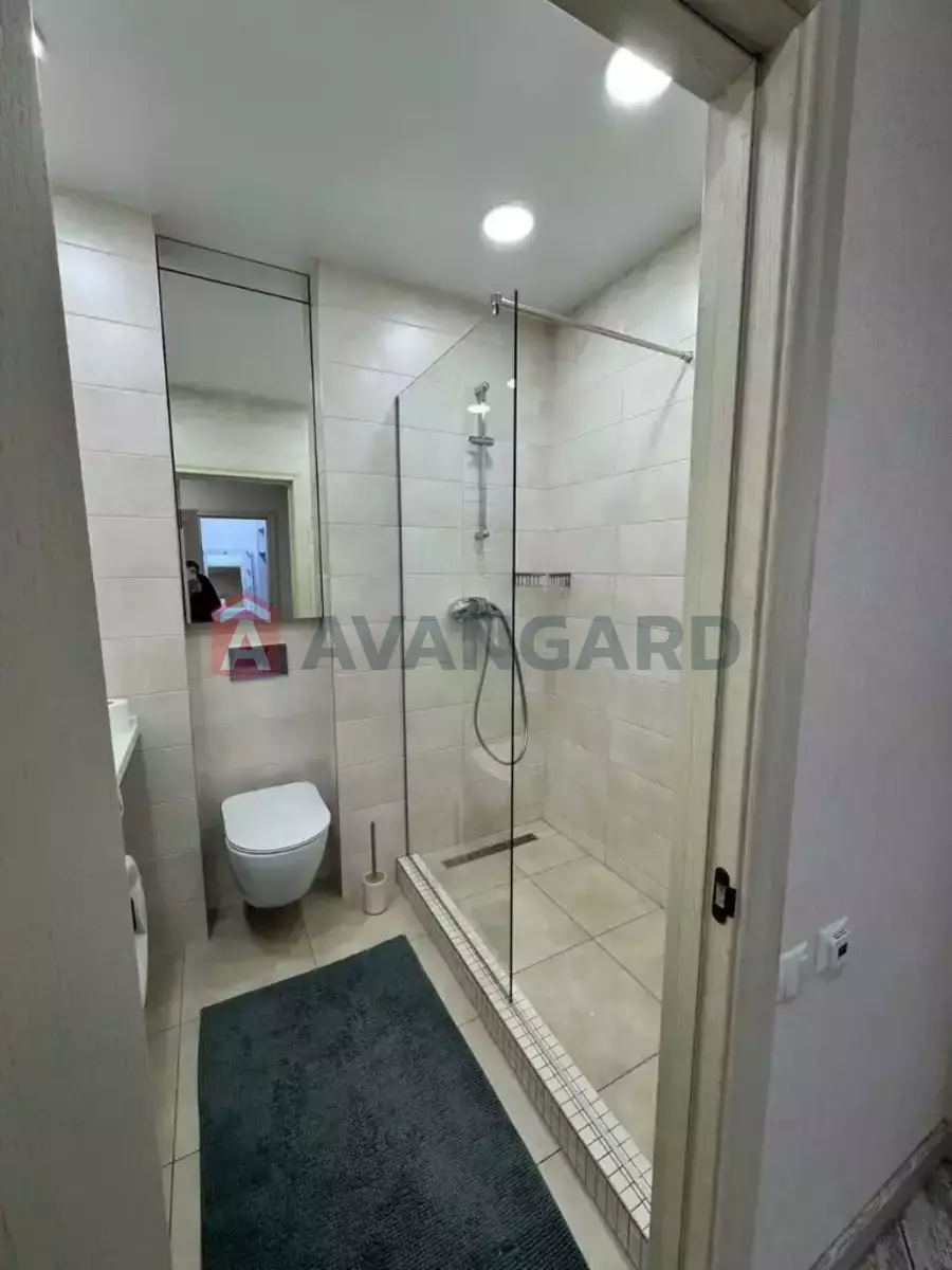 1 ��. ��������, 43/20/15 ��. �., 8/10 ������ ���� 14