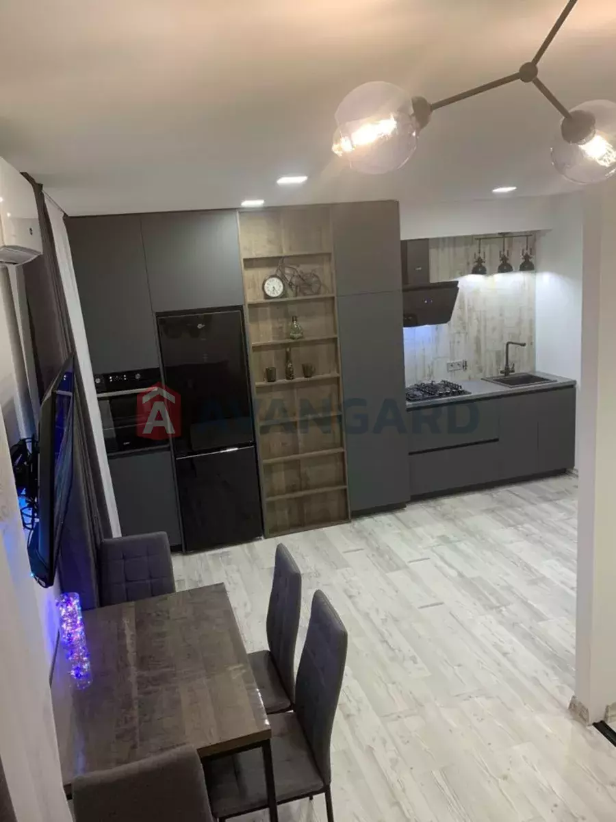 1 ��. ��������, 40/-/13 ��. �., 6/12 ������ ���� 12