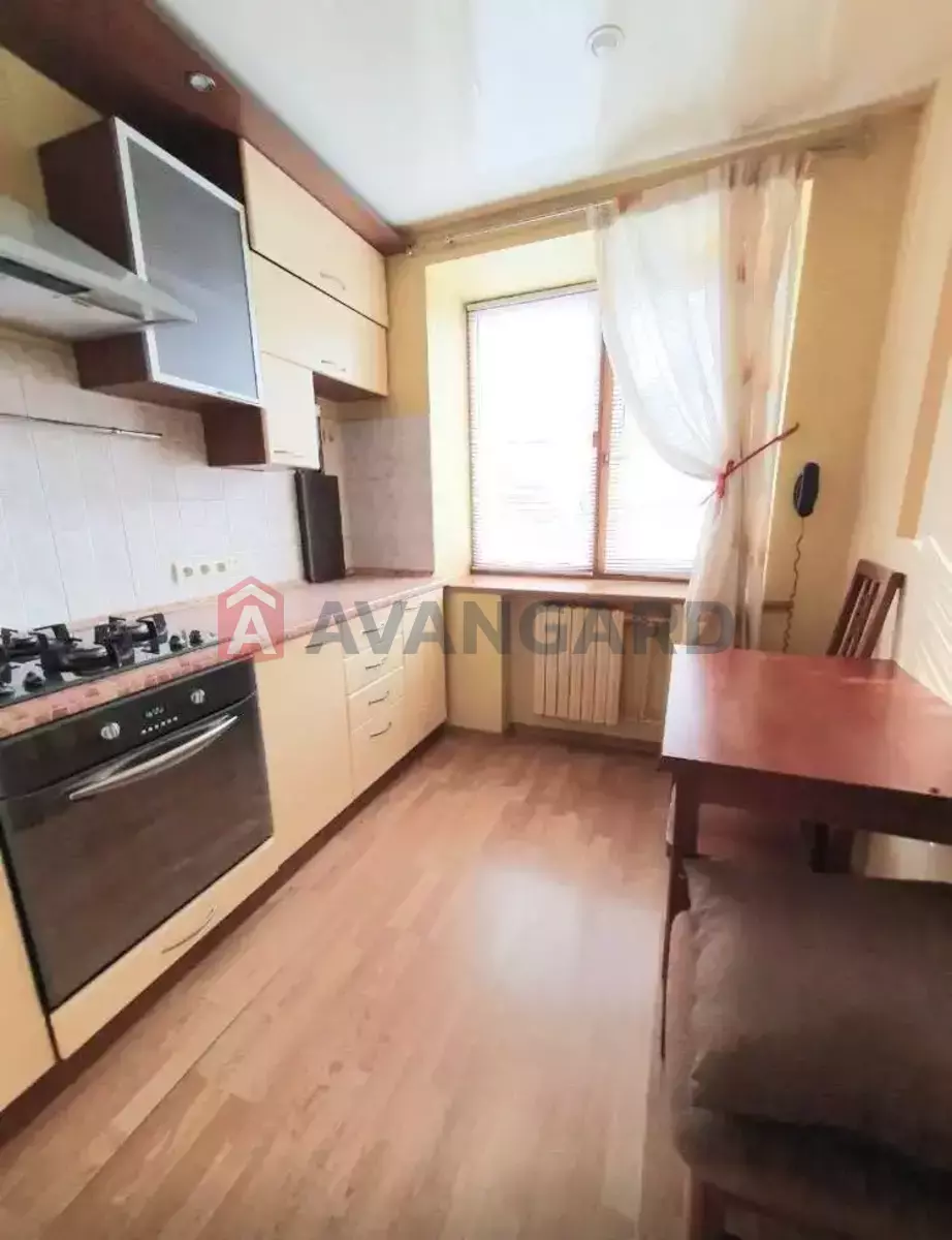 2 ��. ��������, 50/-/- ��. �., 4/9 ������ ���� 3