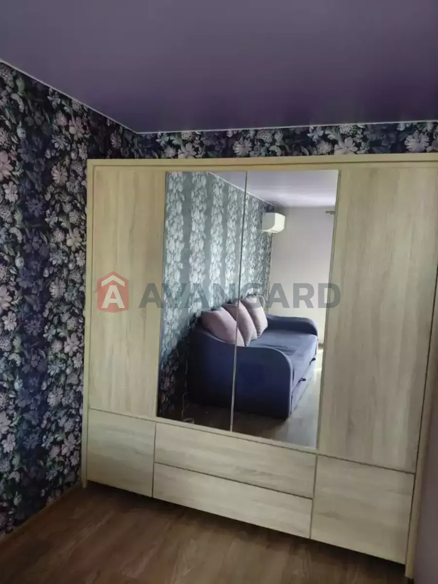 1 ��. ��������, 41/20/10 ��. �., 8/9 ������ ���� 4