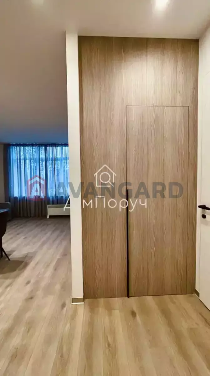 2 ����. ��������, 42/20/8 ��. �., 3/6 ���� ���� 20