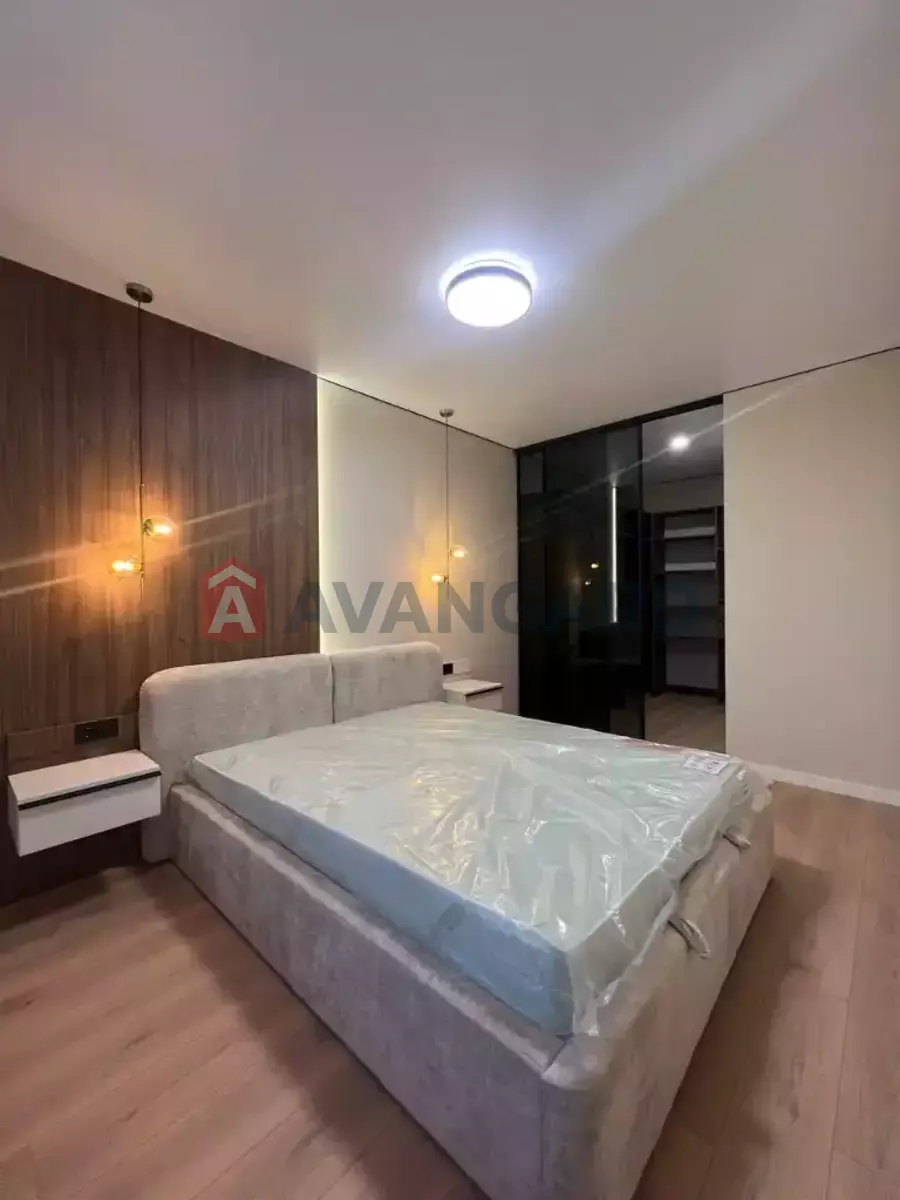 2 ��. ��������, 44/15/18 ��. �., 4/10 ������ ���� 10