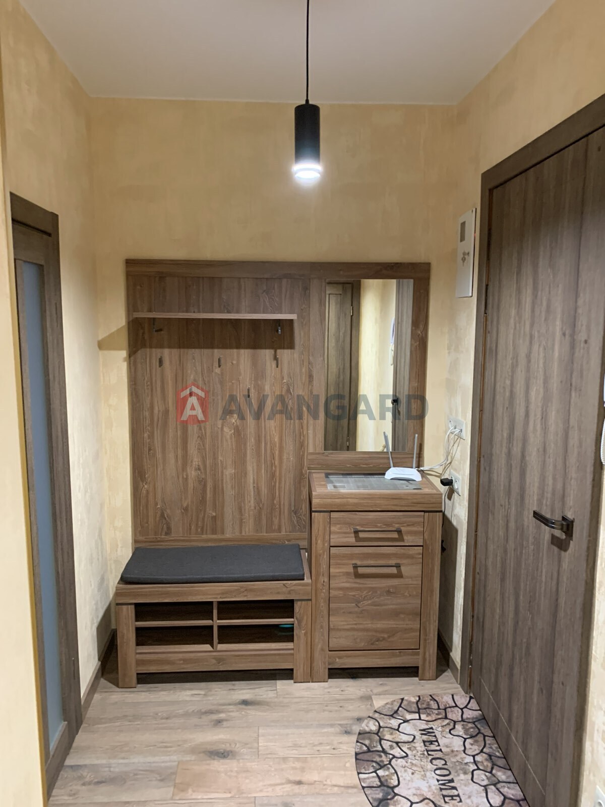 1 ��. ��������, 42/19/7 ��. �., 3/5 ������ ���� 4