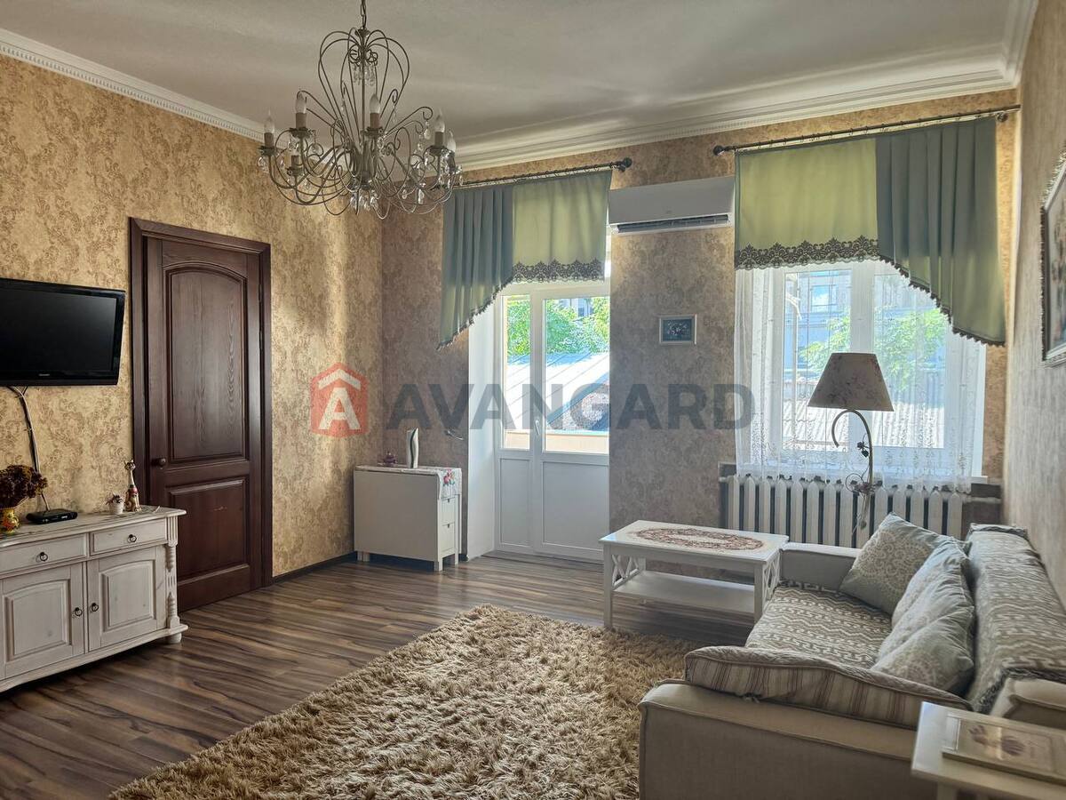 3 ����. ��������, 65/40/8 ��. �., 2/2 ���� ���� 11