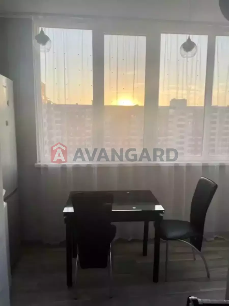 2 ��. ��������, 53/-/20 ��. �., 10/12 ������ ���� 6