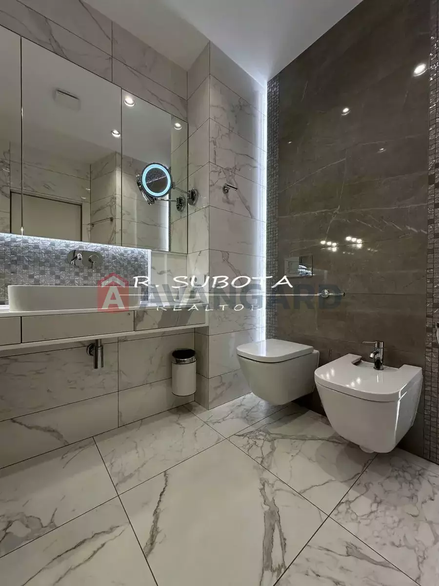 4 ��. ��������, 140/-/- ��. �., 19/24 ������ ���� 18