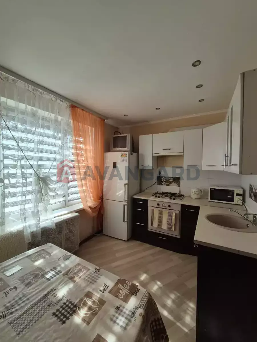 1 ��. ��������, 37/-/- ��. �., 9/9 ������ ���� 3