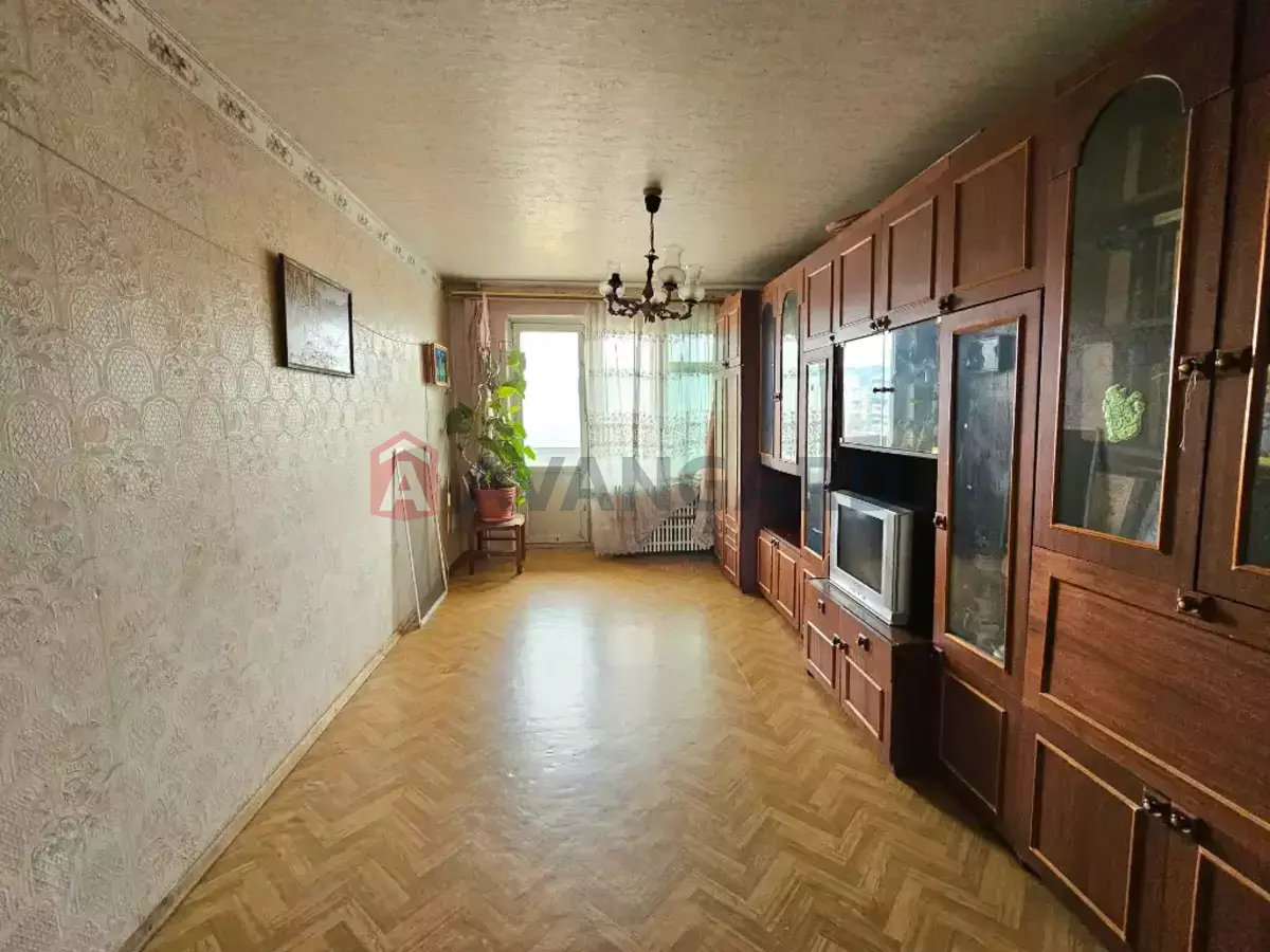 3 ��. ��������, 67/48/9 ��. �., 7/9 ������ ���� 9