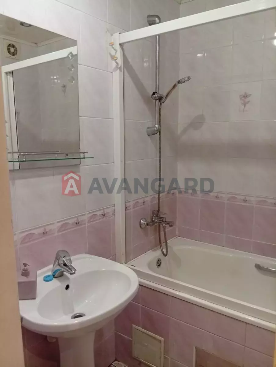 3 ��. ��������, 65/-/10 ��. �., 2/9 ������ ���� 8