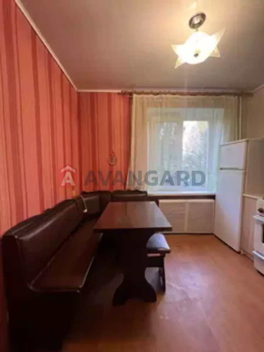 2 ����. ��������, 45/28/8 ��. �., 6/9 ���� ���� 13