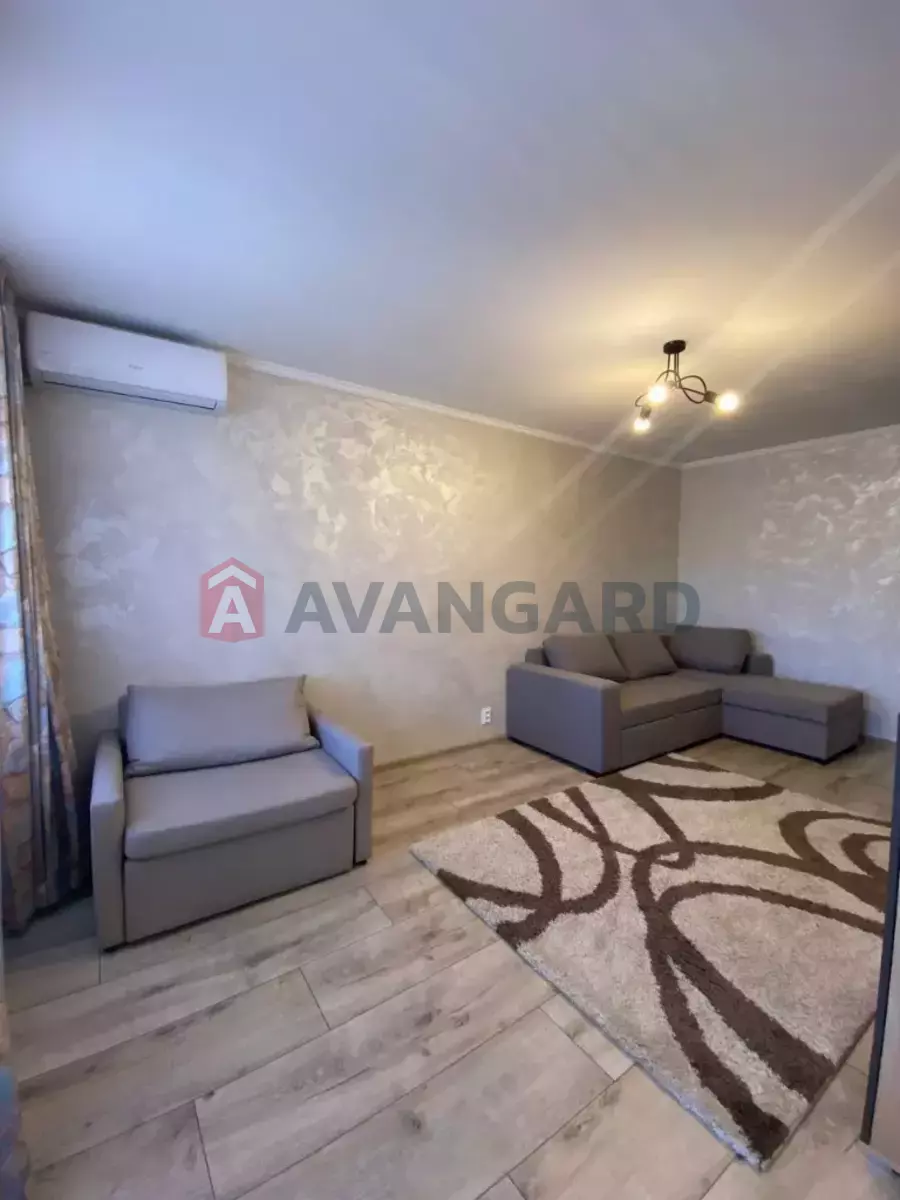 1 ��. ��������, 40/-/- ��. �., 6/10 ������ ���� 5