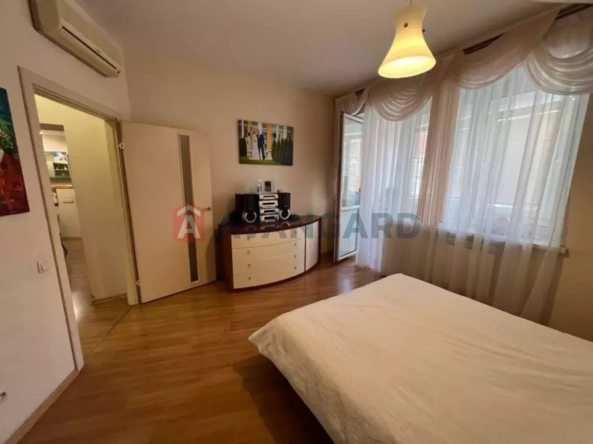 3 ����. ��������, 110/-/18 ��. �., 8/10 ���� ���� 16