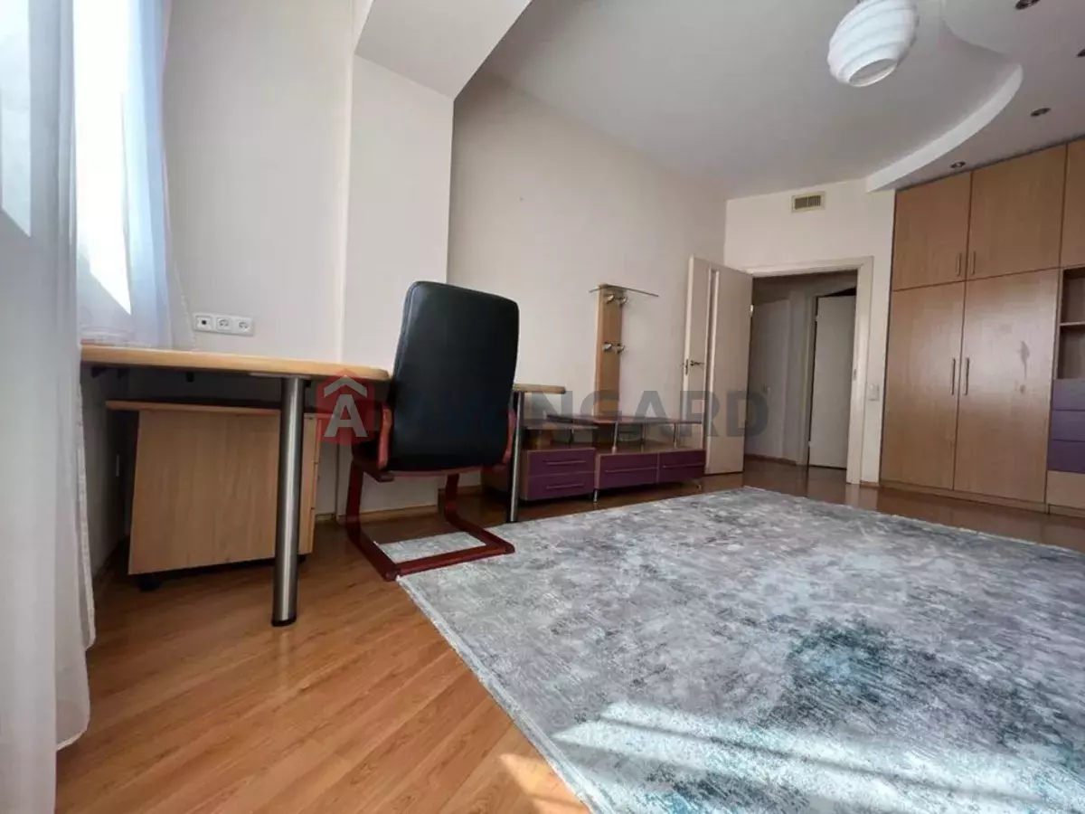 3 ����. ��������, 110/-/18 ��. �., 8/10 ���� ���� 15