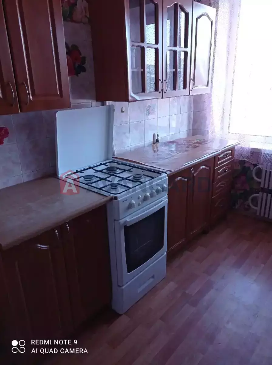 1 ����. ��������, 40/24/10 ��. �., 8/10 ���� ���� 7