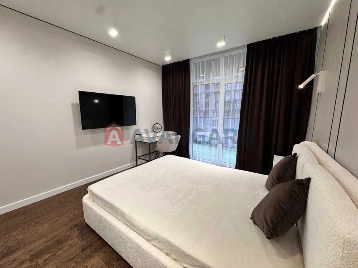 1 ��. ��������, 63/-/35 ��. �., 4/12 ������ ���� 8