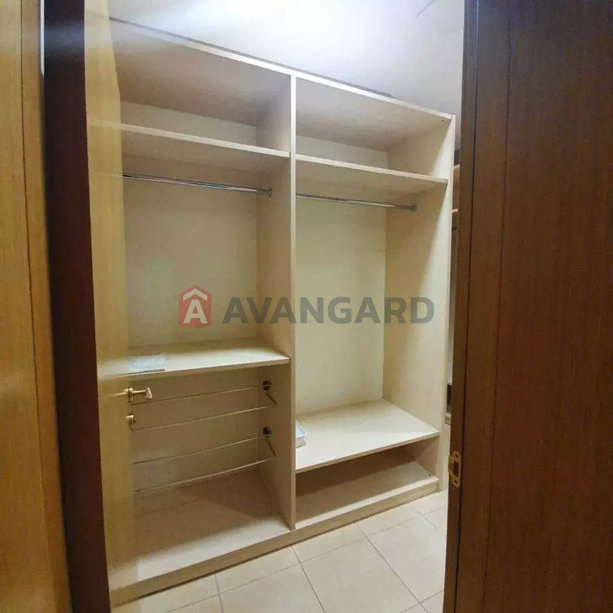 4 ��. ��������, 151/-/30 ��. �., 12/28 ������ ���� 2