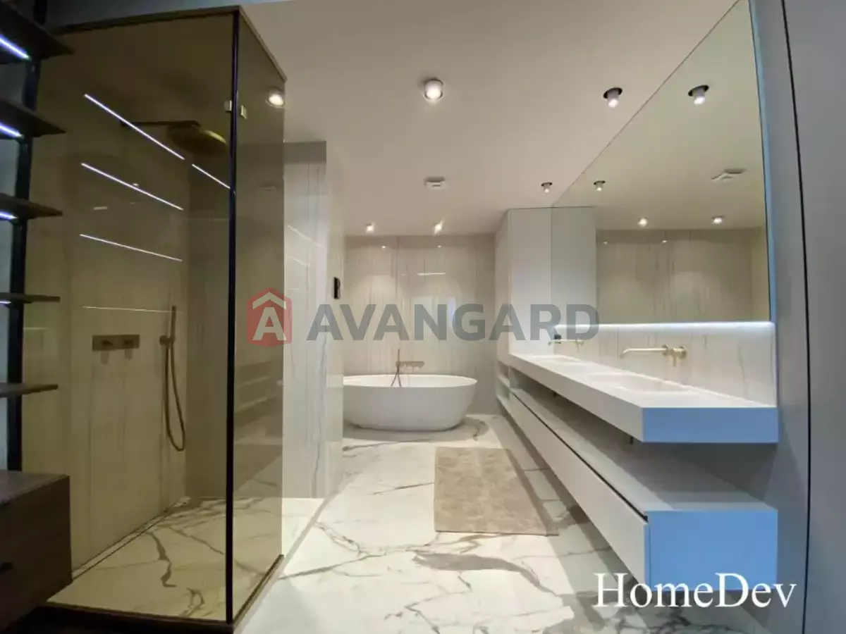 4 ��. ��������, 138/-/25 ��. �., 4/6 ������ ���� 8