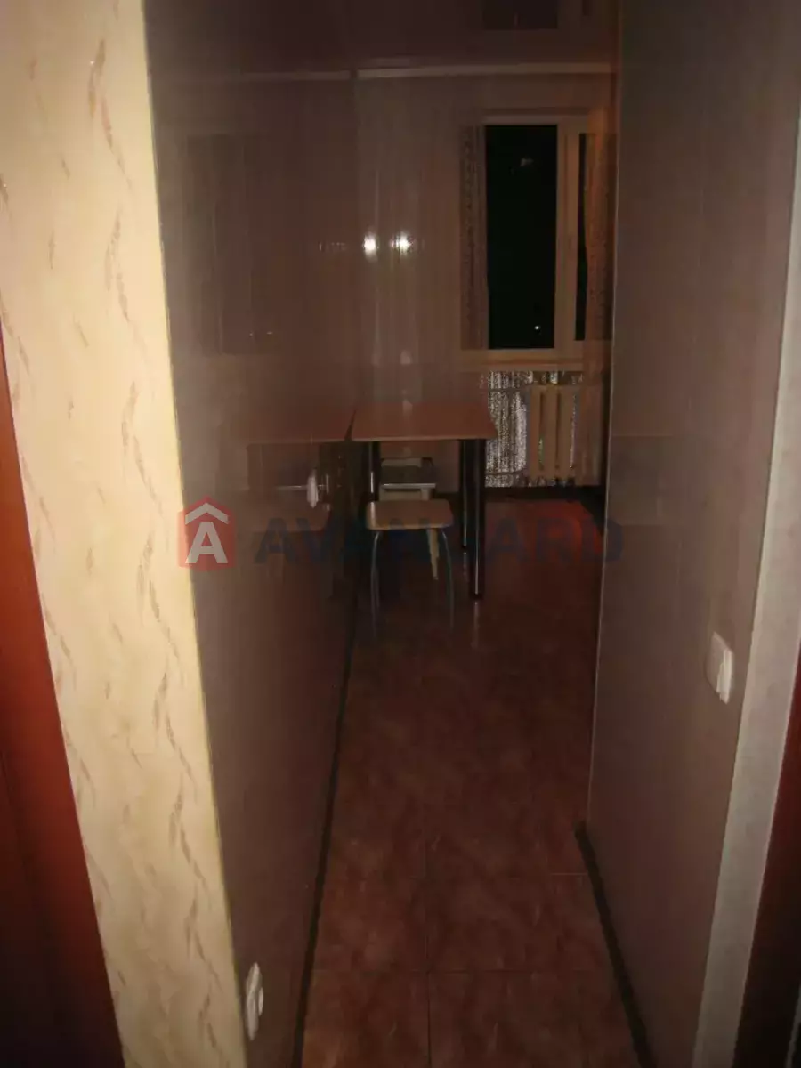 3 ����. ��������, 64/40/8 ��. �., 8/9 ���� ���� 18