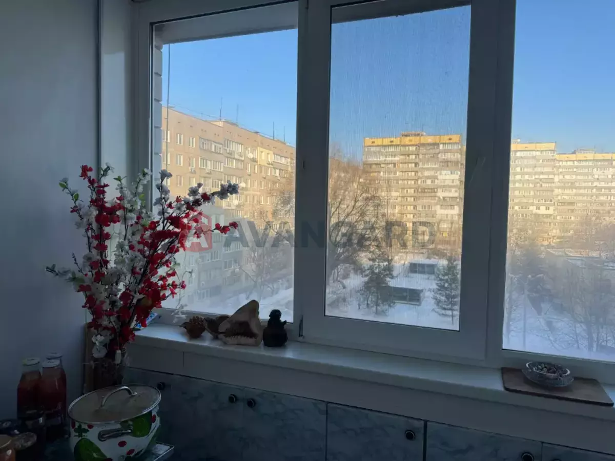 3 ��. ��������, 64/-/8 ��. �., 6/10 ������ ���� 9