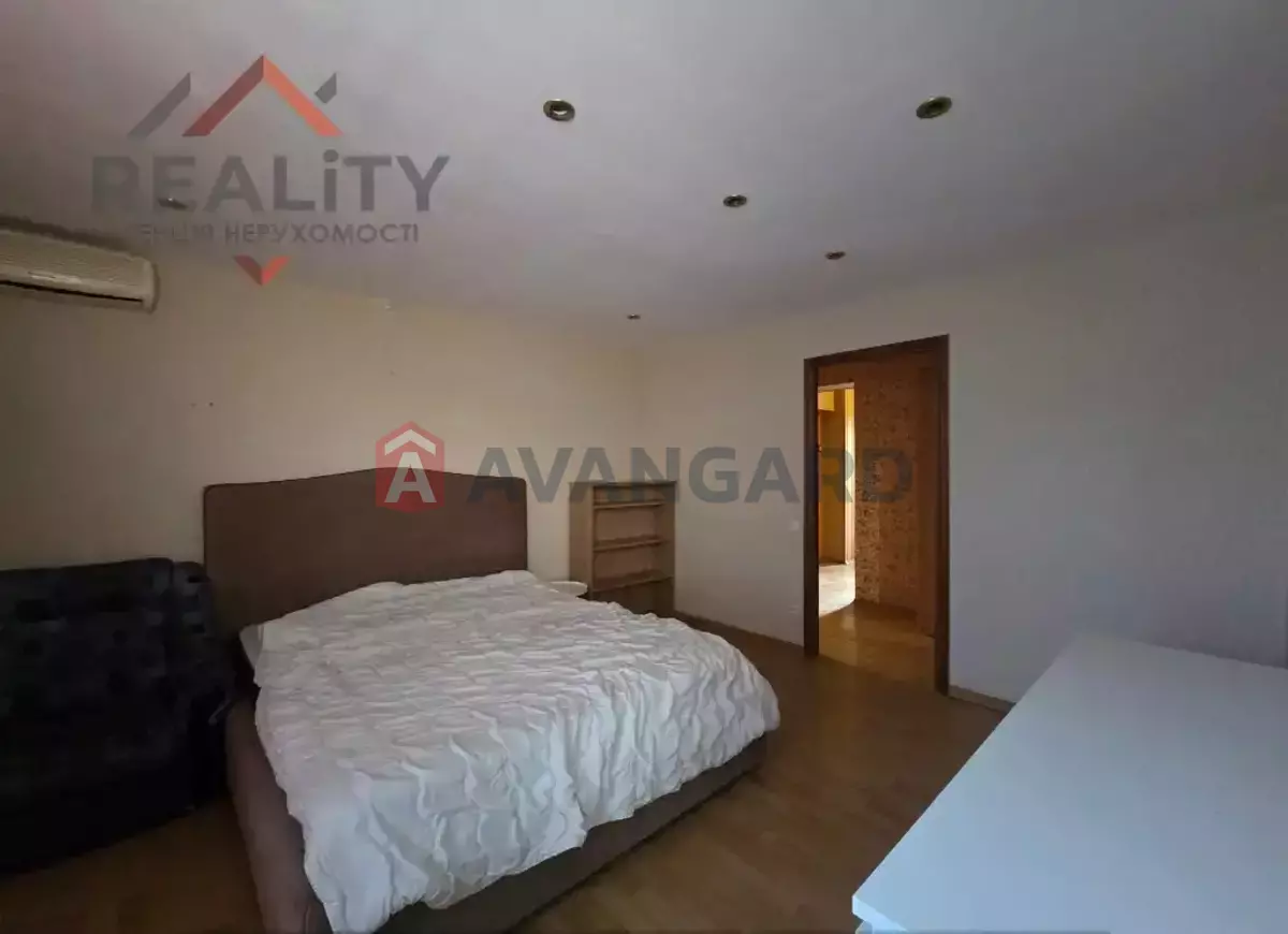 4 ��. ��������, 116/-/14 ��. �., 6/9 ������ ���� 3