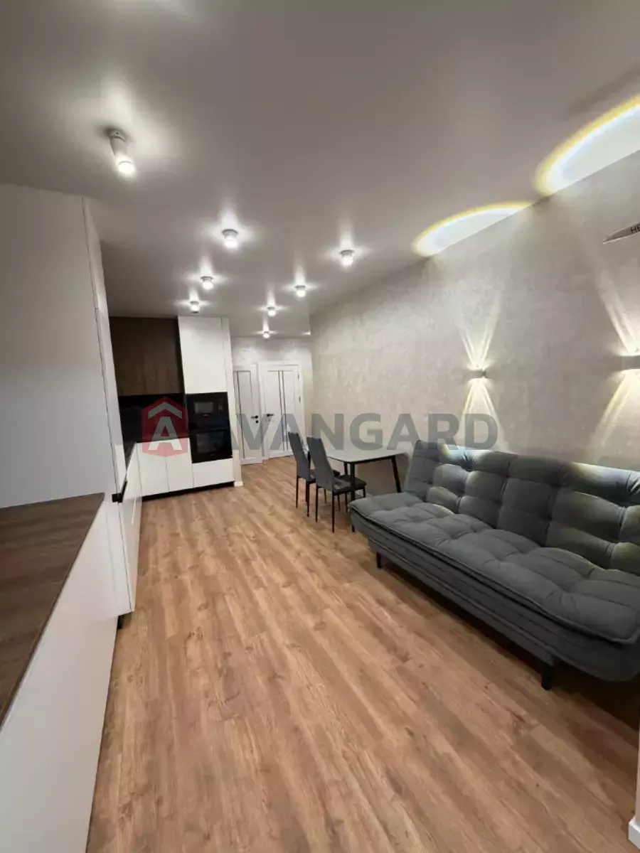 2 ����. ��������, 53/-/- ��. �., 10/10 ���� ���� 5