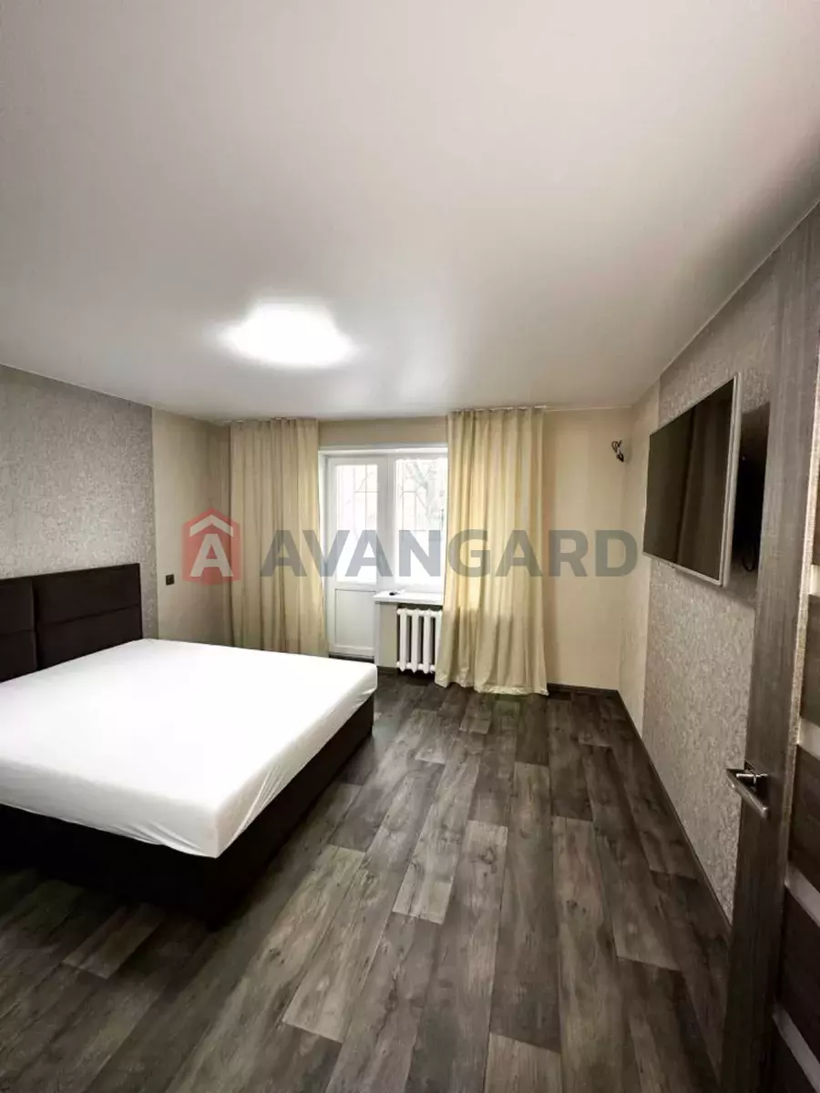 1 ����. ��������, 36/-/8 ��. �., 2/9 ���� ���� 10