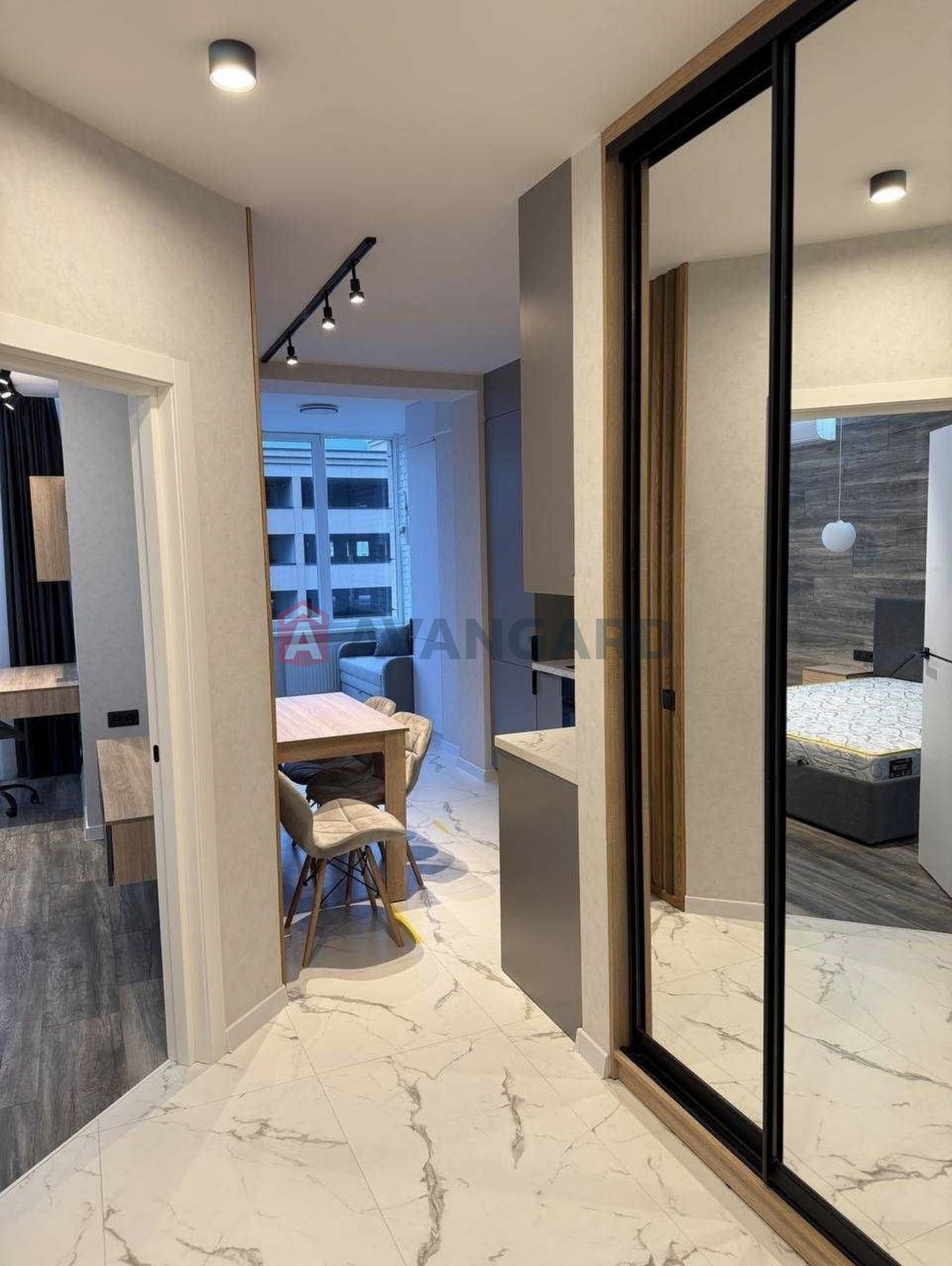 1 ��. ��������, 40/20/18 ��. �., 7/10 ������ ���� 14