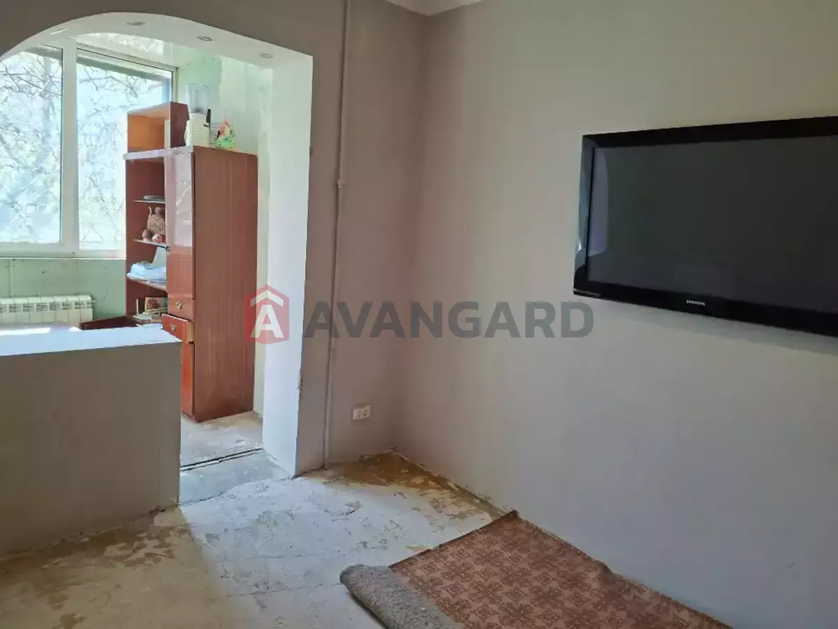 2 ����. ��������, 58/43/8 ��. �., 1/9 ���� ���� 3