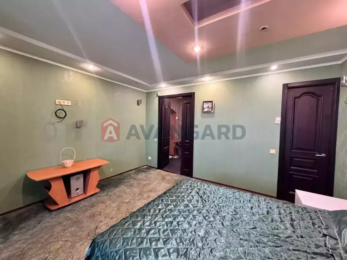 3 ����. ��������, 68/-/10 ��. �., 9/9 ���� ���� 20