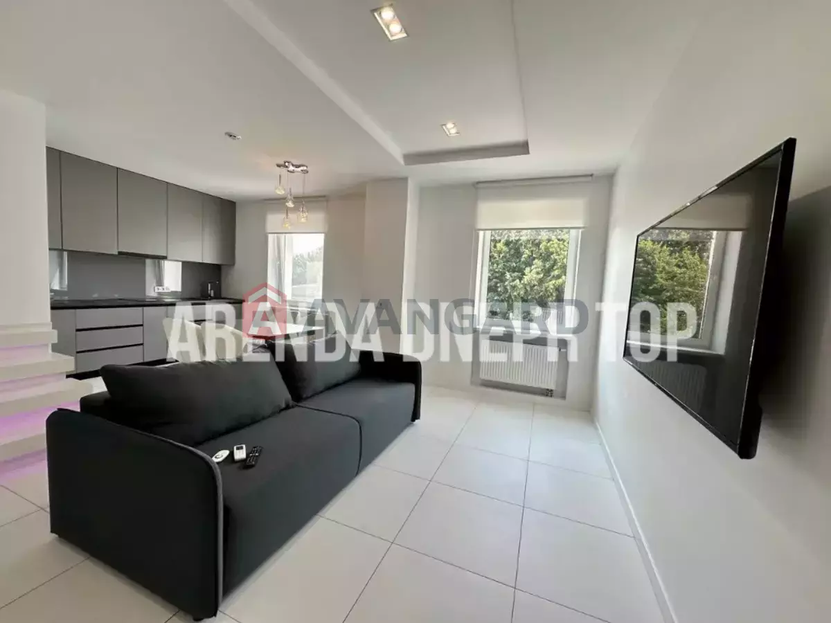 3 ��. ��������, 90/-/- ��. �., 3/3 ������ ���� 12