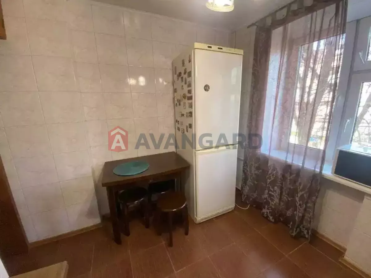 3 ��. ��������, 71/50/8 ��. �., 4/9 ������ ���� 2