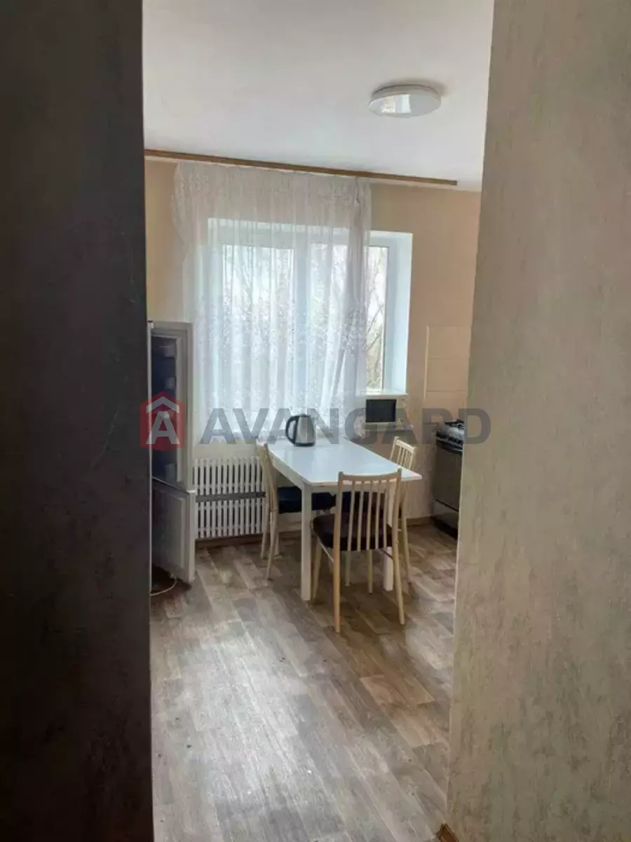 1 . , 39/-/6 . ., 8/9   4