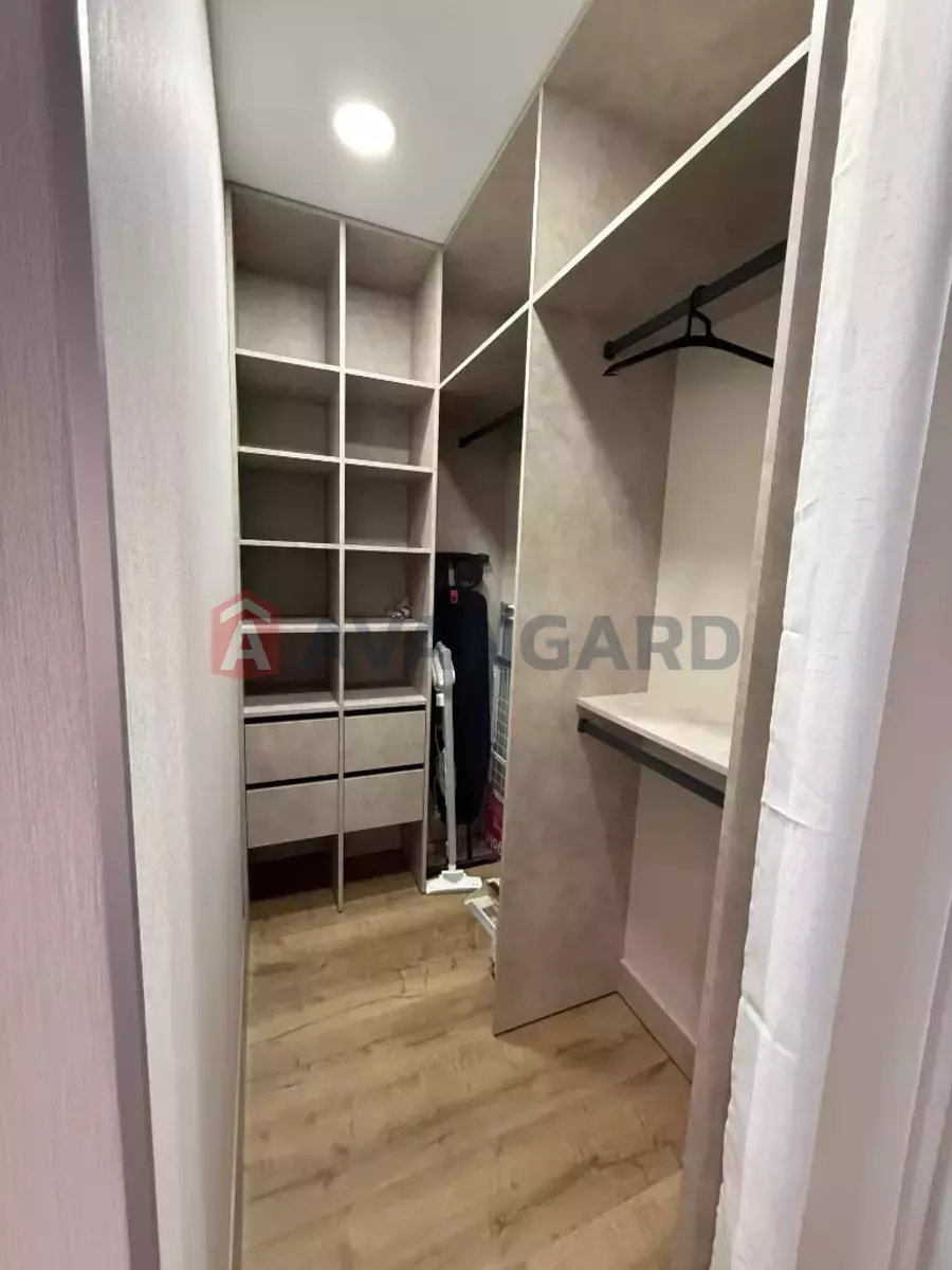 1 ����. ��������, 32/-/- ��. �., 8/24 ���� ���� 12