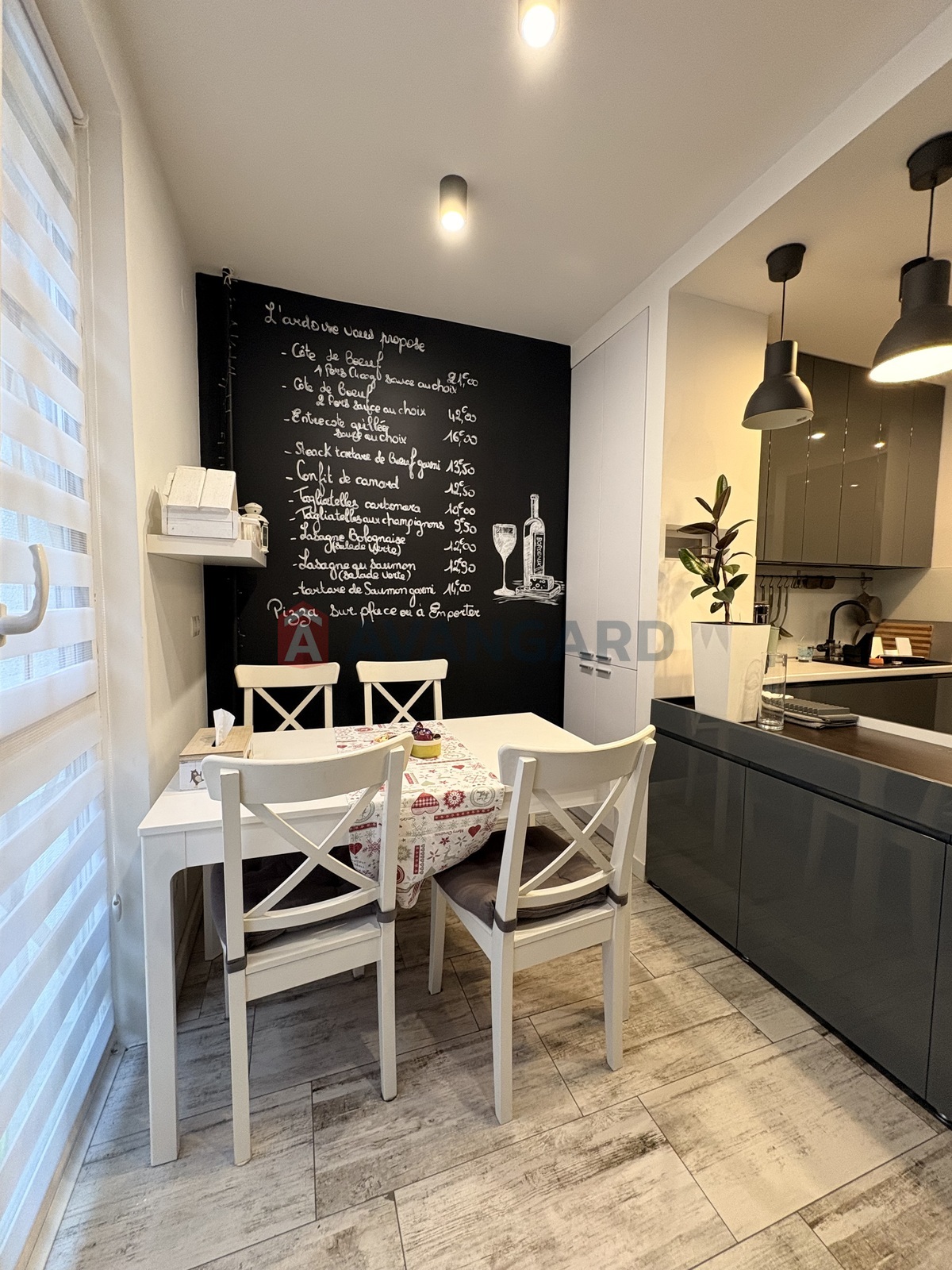 2 ��. ��������, 67/30/18 ��. �., 4/4 ������ ���� 24