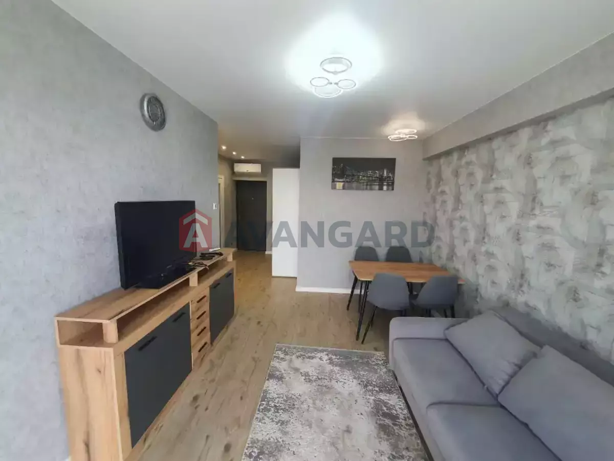 2 ��. ��������, 40/-/- ��. �., 6/10 ������ ���� 8