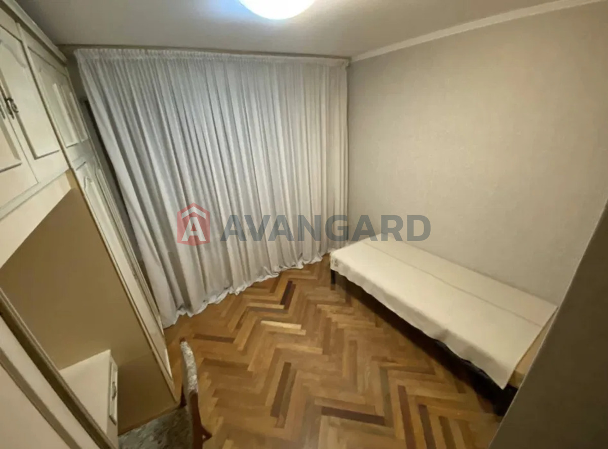 3 ����. ��������, 86/-/15 ��. �., 6/14 ���� ���� 8