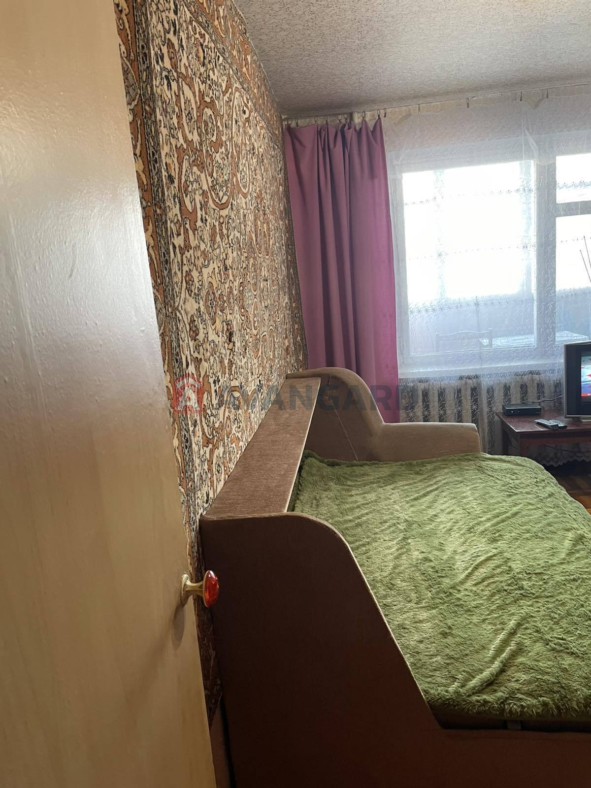 1 ��. ��������, 40/22/7 ��. �., 8/14 ������ ���� 6